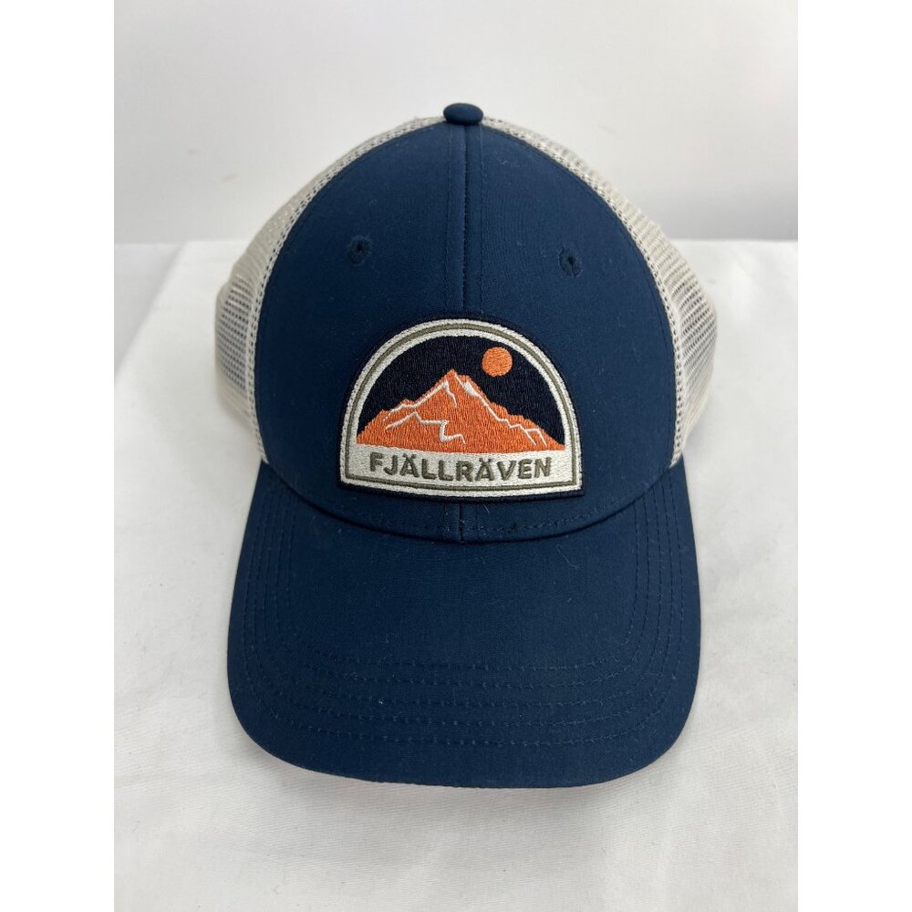 Fjällräven Mountain Logo Navy & White Mesh Snapback Trucker Hat S/M